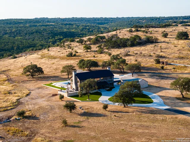 $32,000,000 | 3288 Highway 39, Hunt, TX 78024