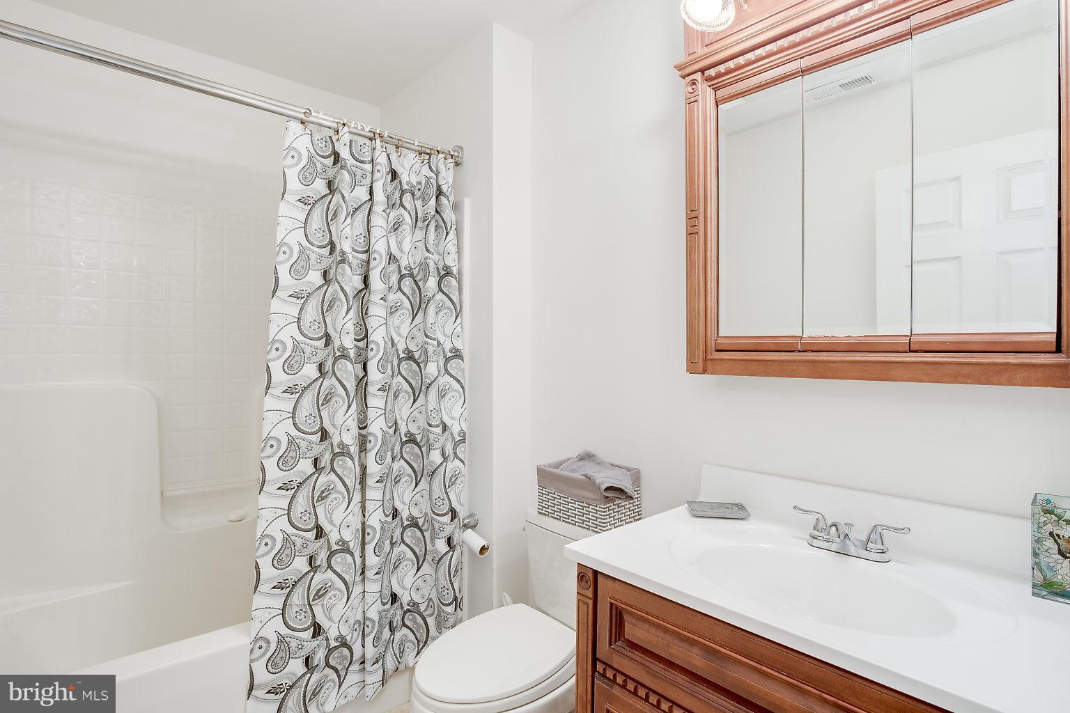 1020 Beach Road Baltimore, MD 21221 - Photo 10 of 27 Bath