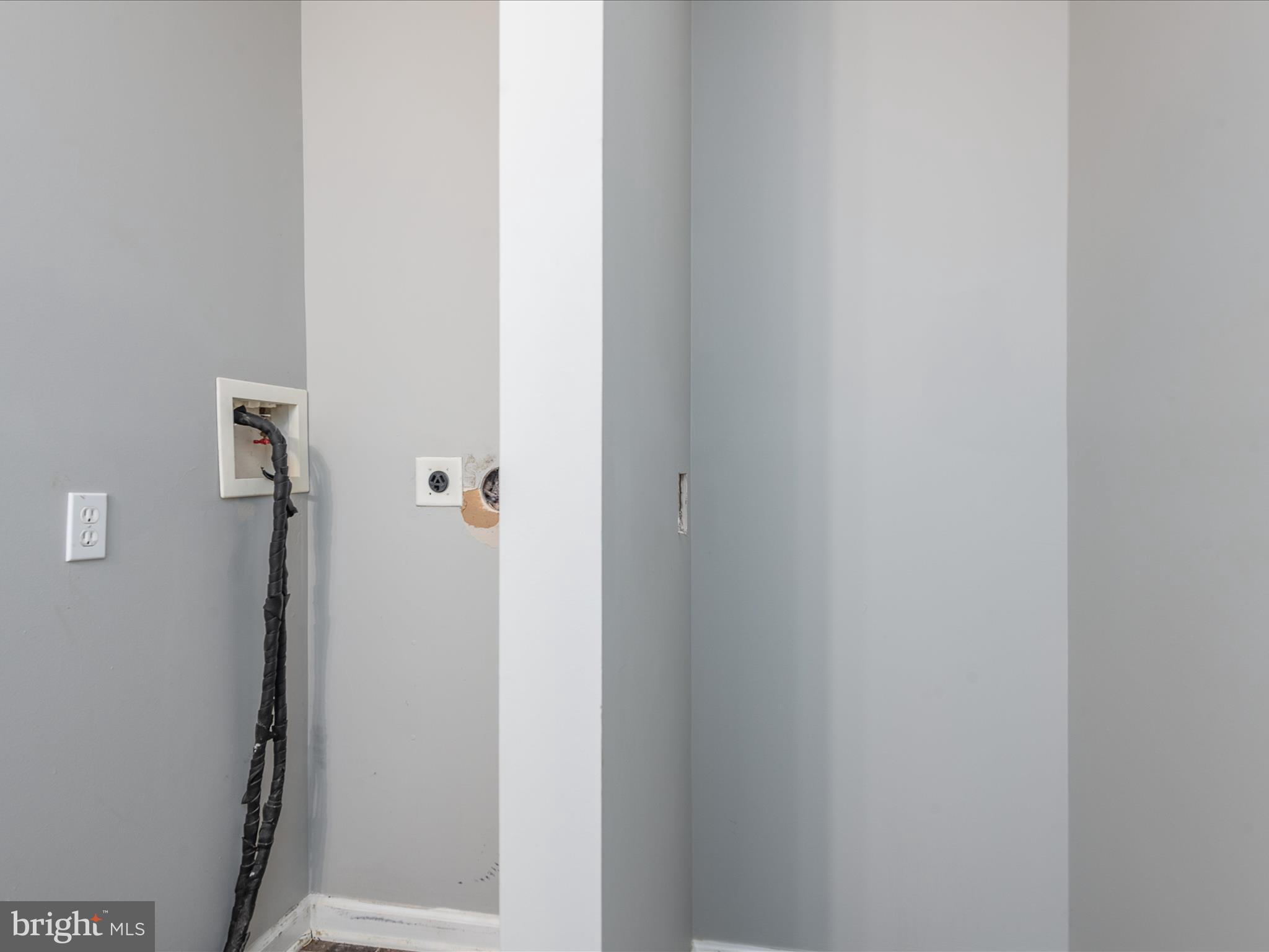 83 Fuzzy Tail Drive Ranson, WV 25438 - Photo 7 of 26 Bathroom & Laundry Area