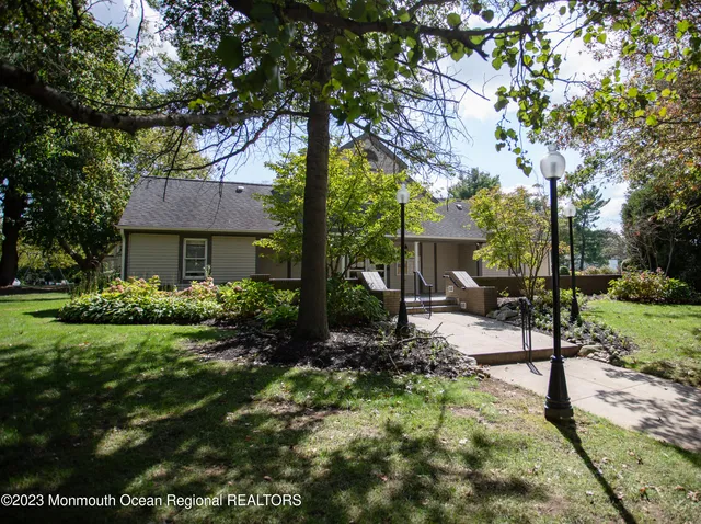 a view of a tennis court
