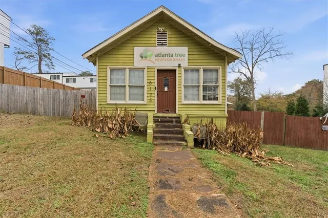 a front view of house with yard