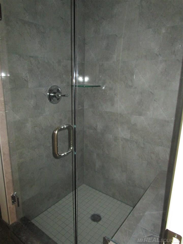 47404 Mariners Point New Baltimore, MI 48051 - Photo 9 of 12