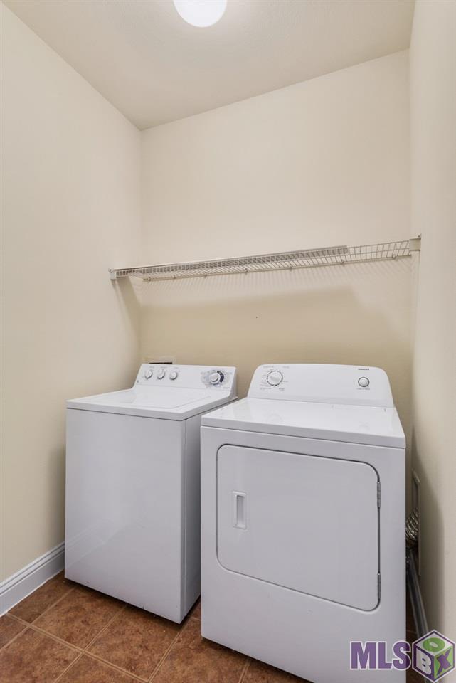 809 Summer Breeze Drive, Unit 1202 Baton Rouge, LA 70810 - Photo 15 of 22 Laundry Room
