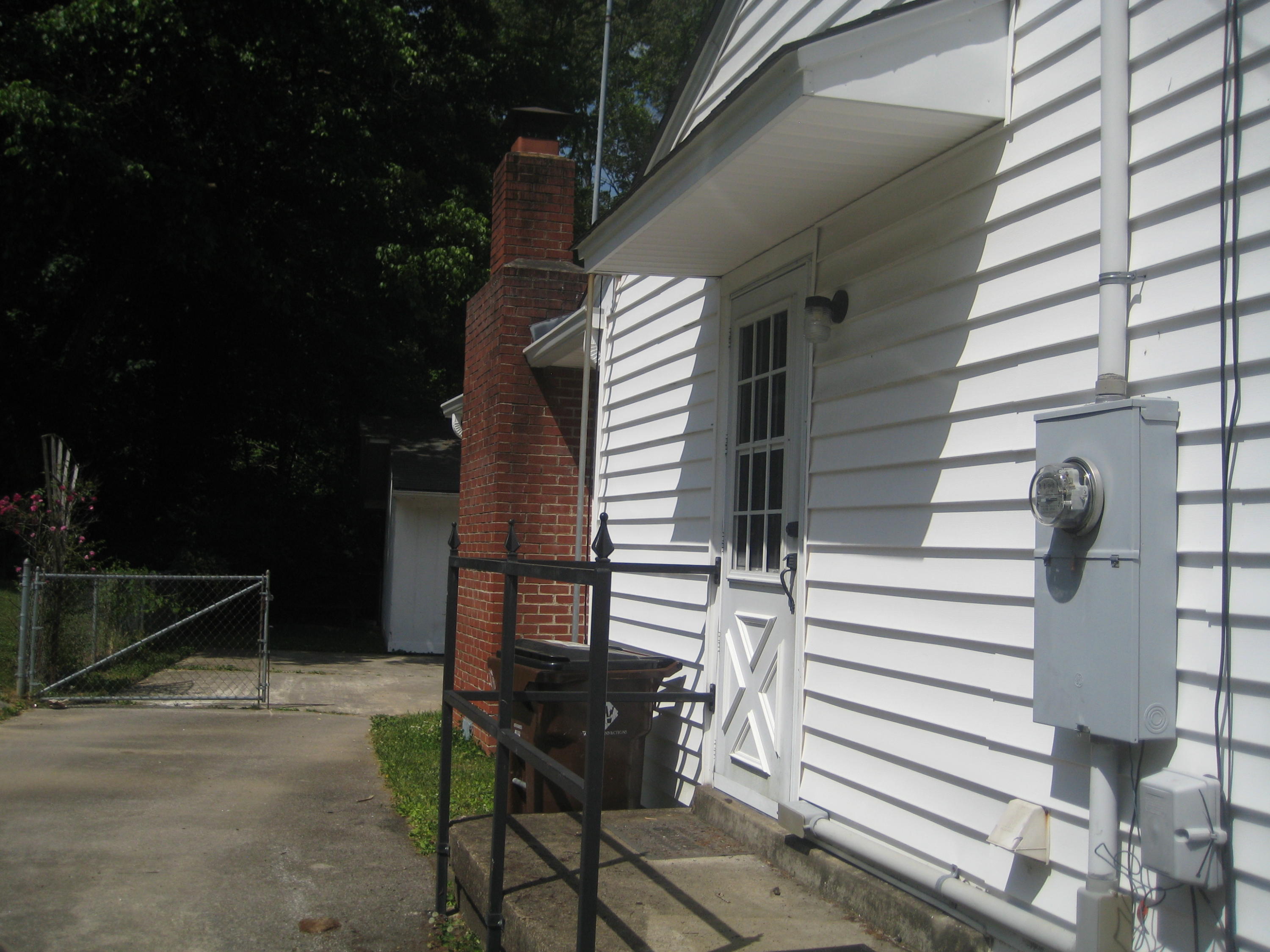 239 Alhambra Road Oak Ridge, TN 37830 - Photo 2 of 14 239 Alhambra Road 065