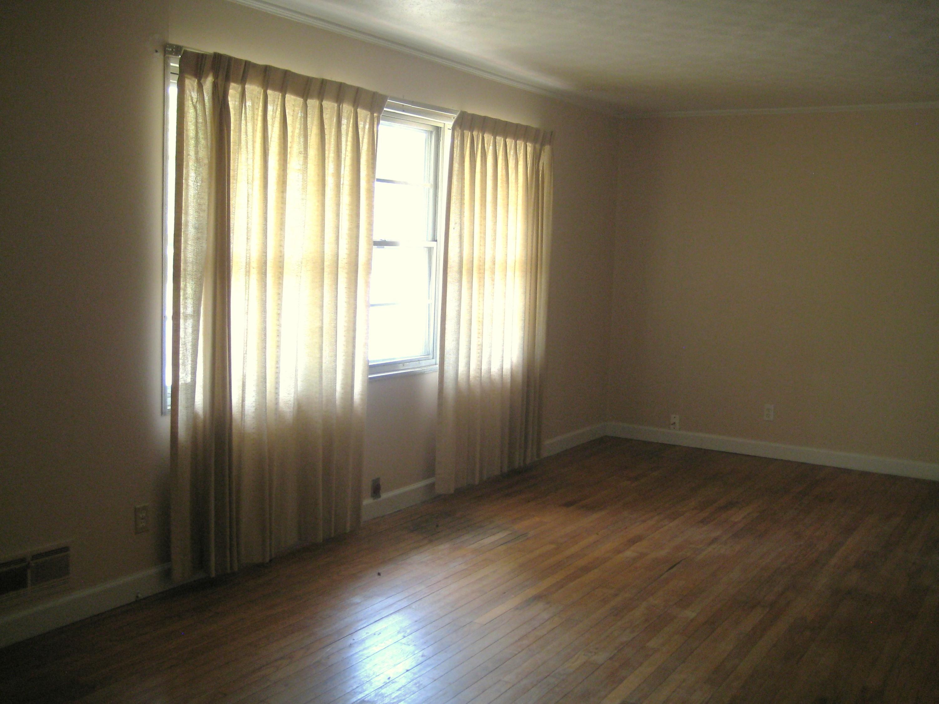 239 Alhambra Road Oak Ridge, TN 37830 - Photo 11 of 14 239 Alhambra Road 079