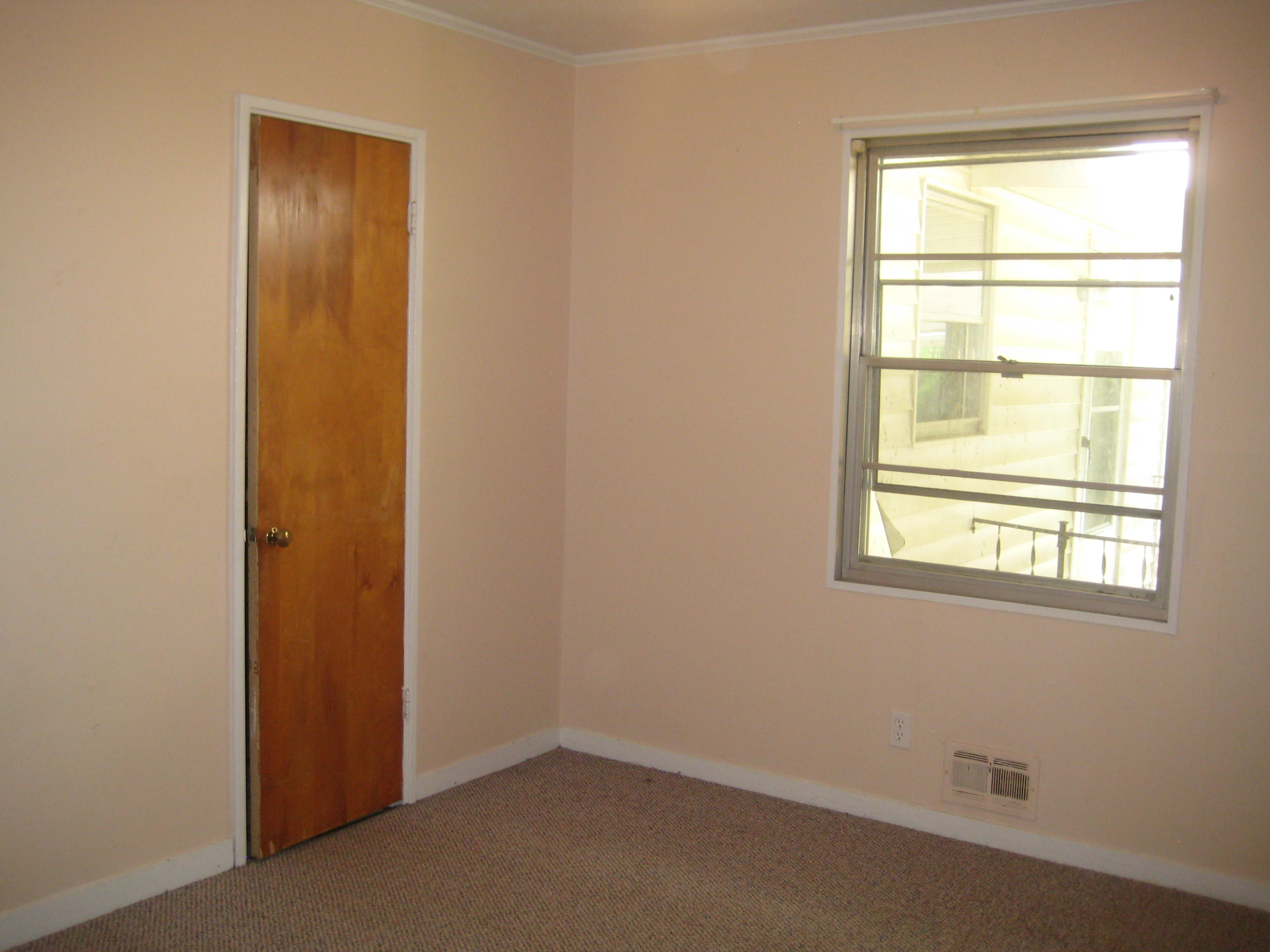 239 Alhambra Road Oak Ridge, TN 37830 - Photo 14 of 14 239 Alhambra Road 086