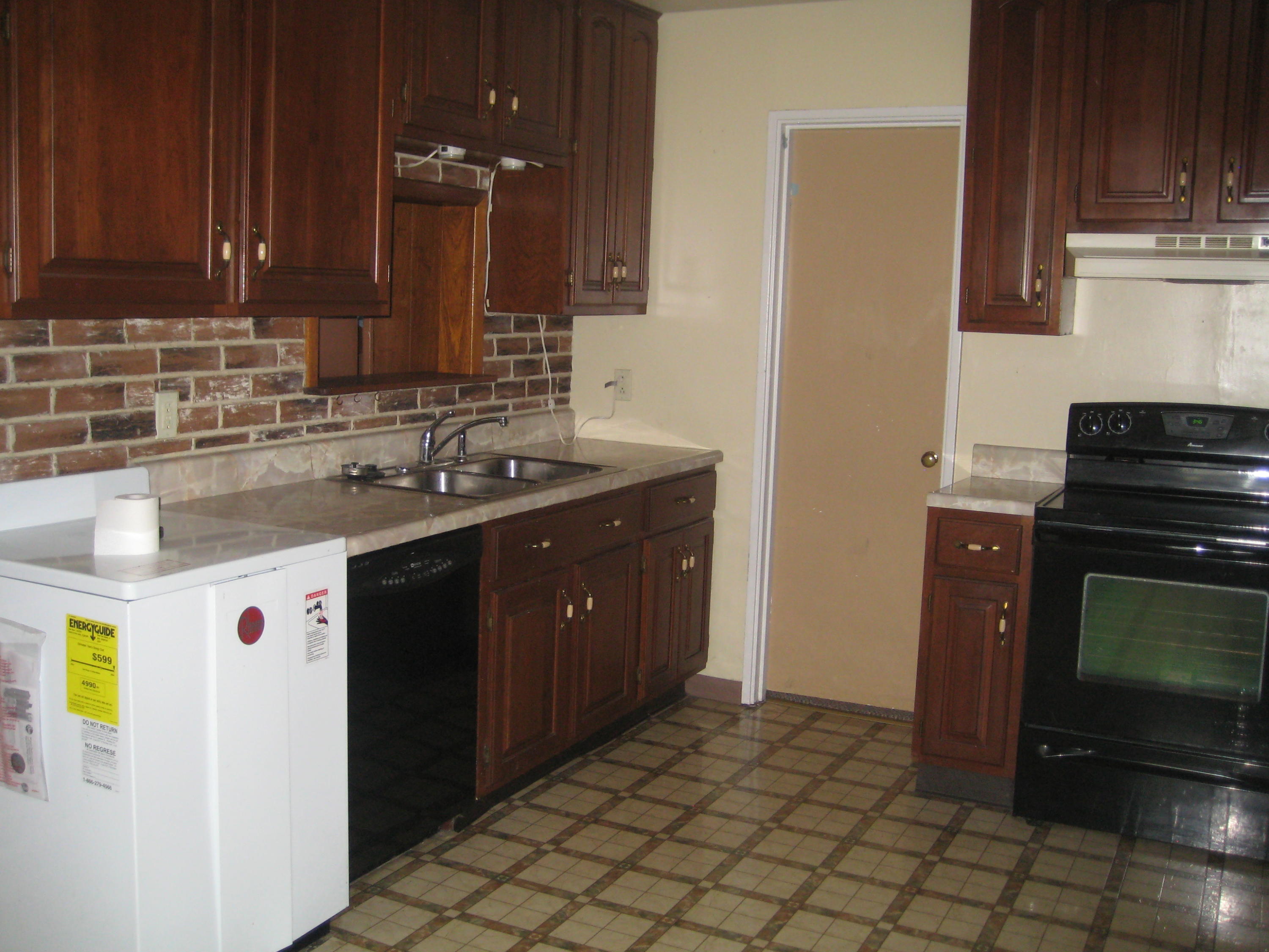 239 Alhambra Road Oak Ridge, TN 37830 - Photo 6 of 14 239 Alhambra Road 074
