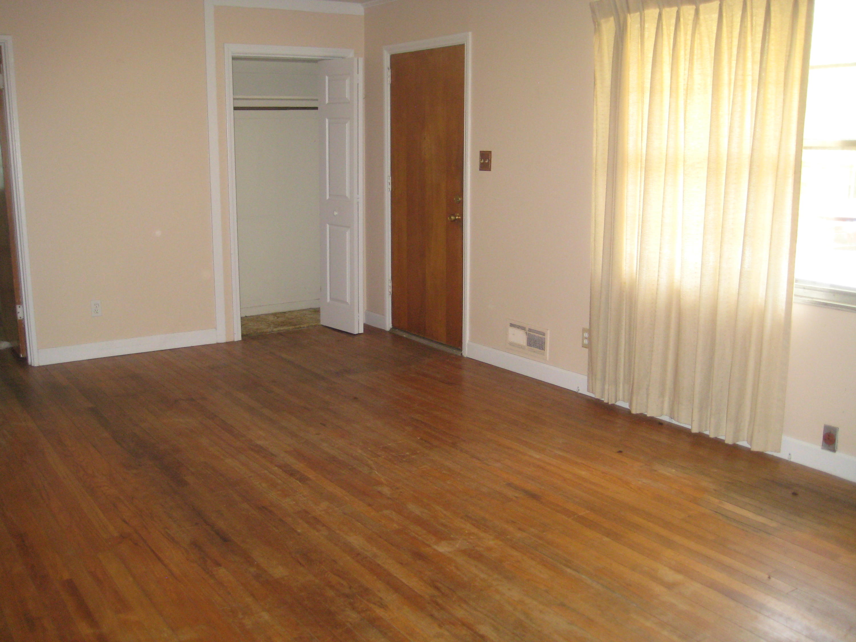 239 Alhambra Road Oak Ridge, TN 37830 - Photo 10 of 14 239 Alhambra Road 078