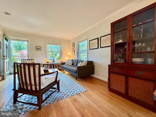 $3,900 | 6931 26th Street North, Arlington, VA 22213