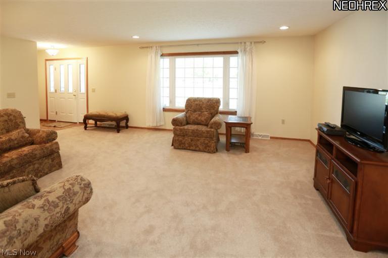 45253 Middle Ridge Road Amherst, OH 44001 - Photo 9 of 24