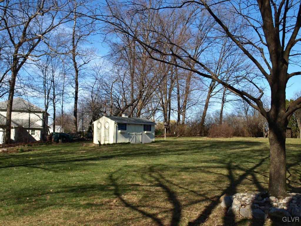 214 Elm Road Allentown, PA 18104 - Photo 29 of 37 Yard