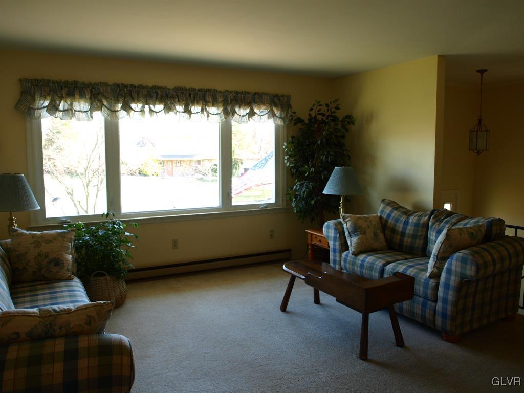 214 Elm Road Allentown, PA 18104 - Photo 4 of 37 Living room