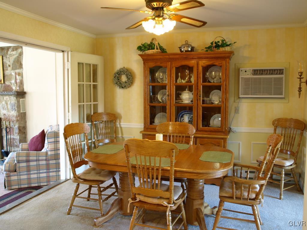 214 Elm Road Allentown, PA 18104 - Photo 7 of 37 Dining room