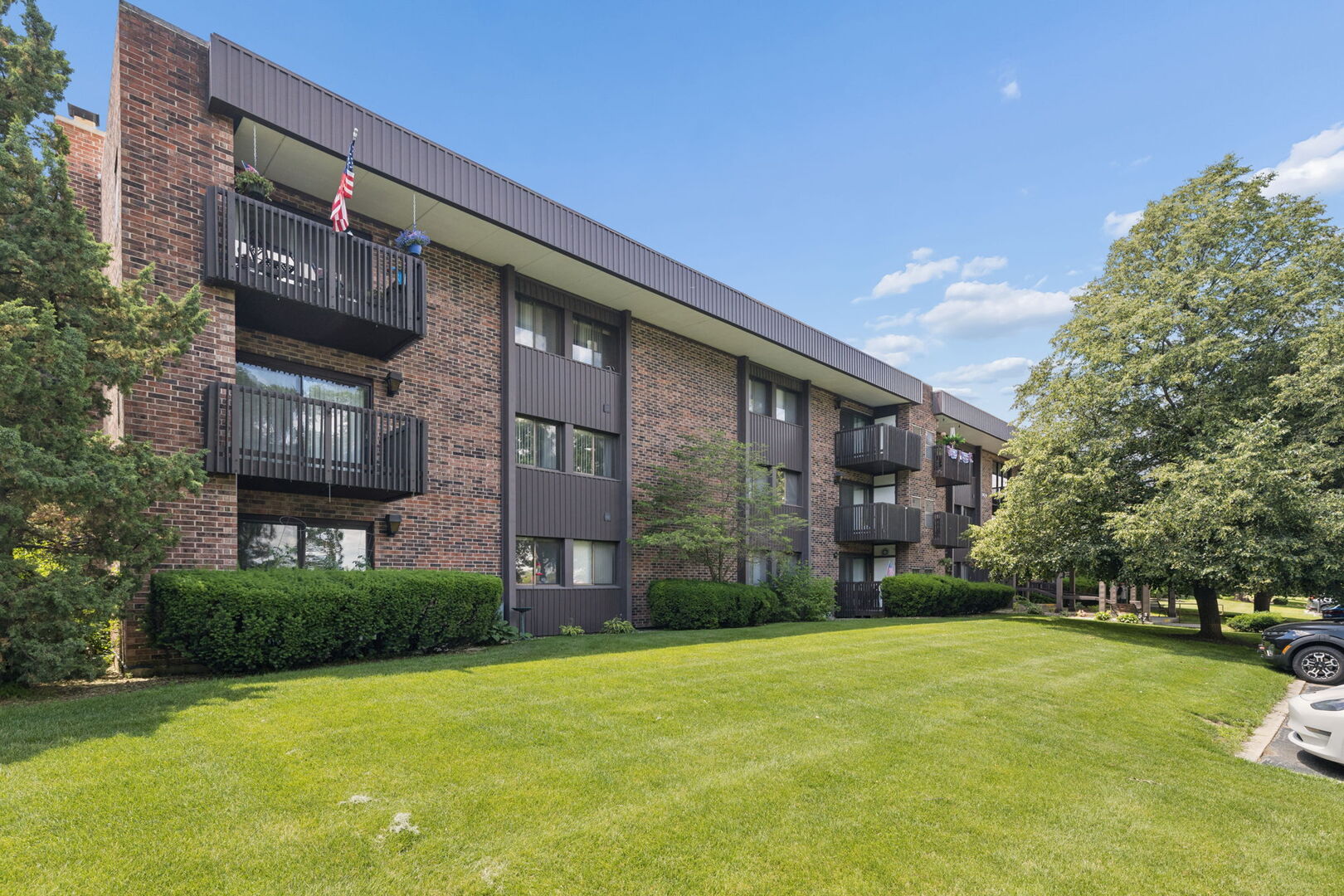 1424 Woodbridge Road, Unit 2B Joliet, IL 60436 - Photo 1 of 28