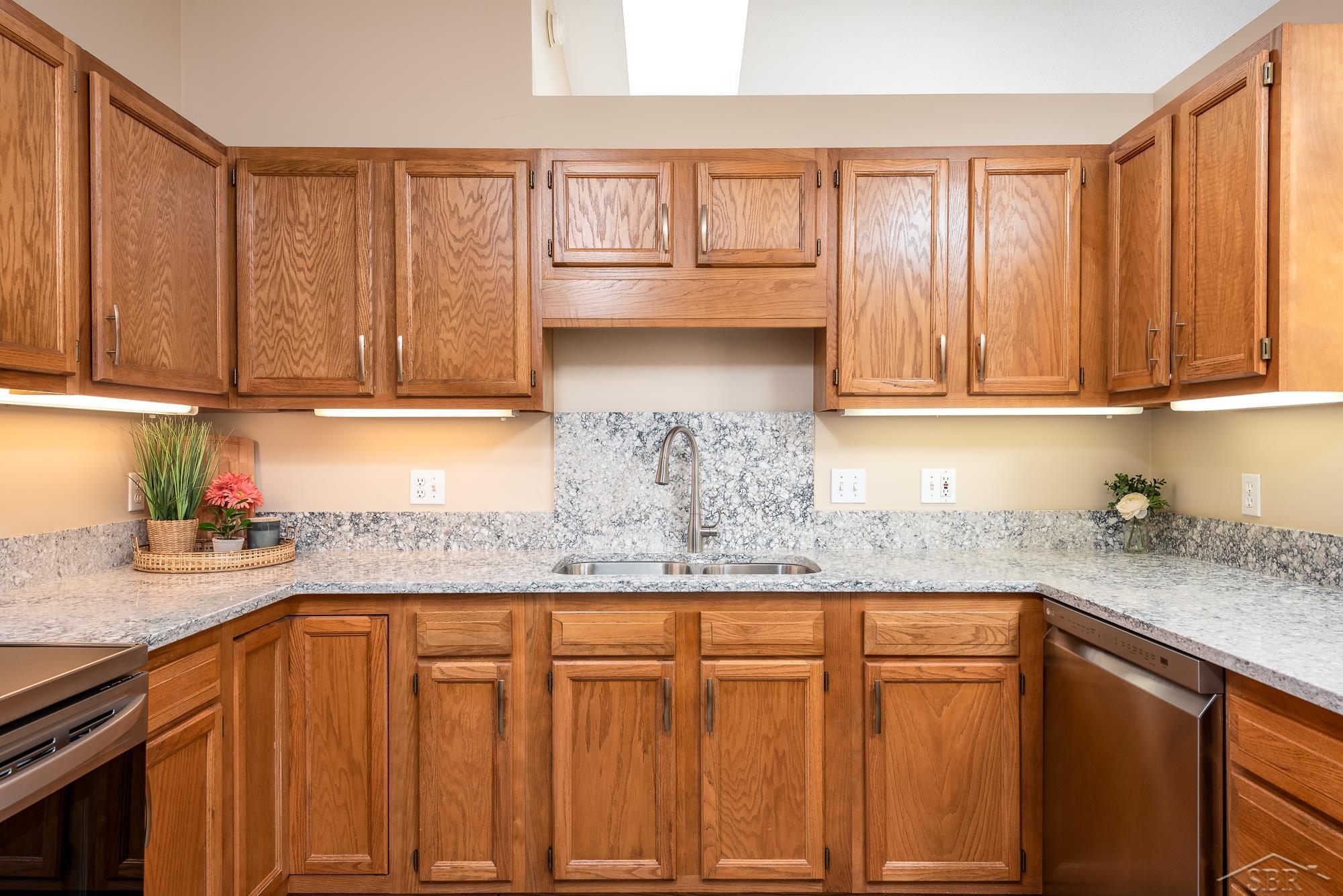 5122 Raintree Drive Midland, MI 48640 - Photo 12 of 28 50158304-e9a5c320-32ab-4744-93e4-11e0e1ceeebb.JPG