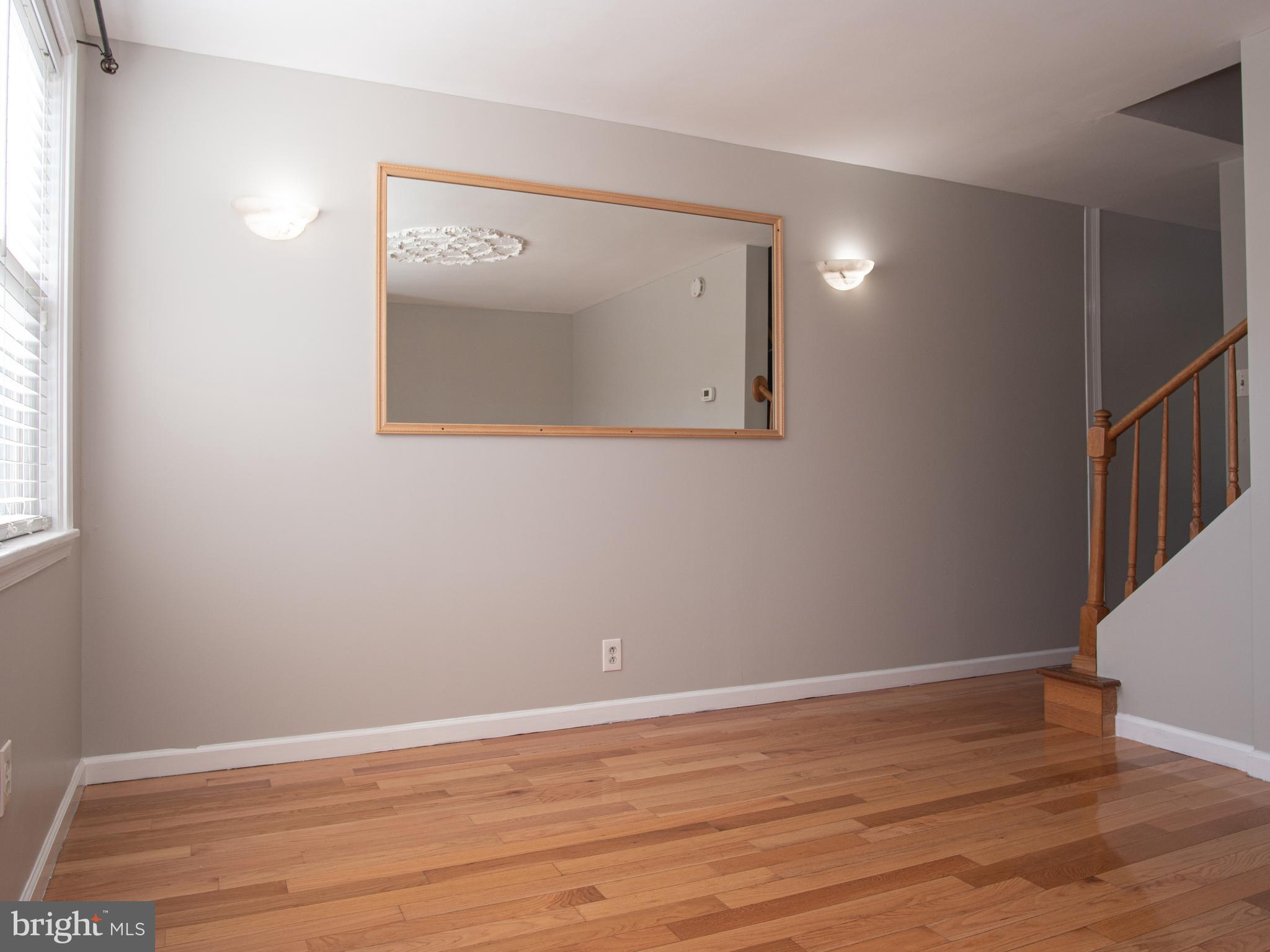 4874 Greencrest Road Baltimore, MD 21206 - Photo 5 of 23 Living Room