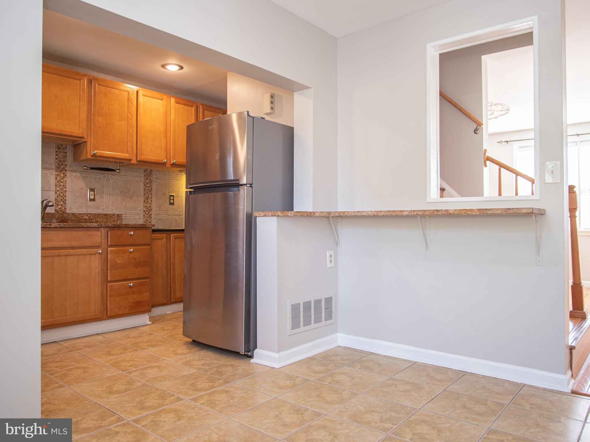 4874 Greencrest Road Baltimore, MD 21206 - Photo 7 of 23 Dining Room