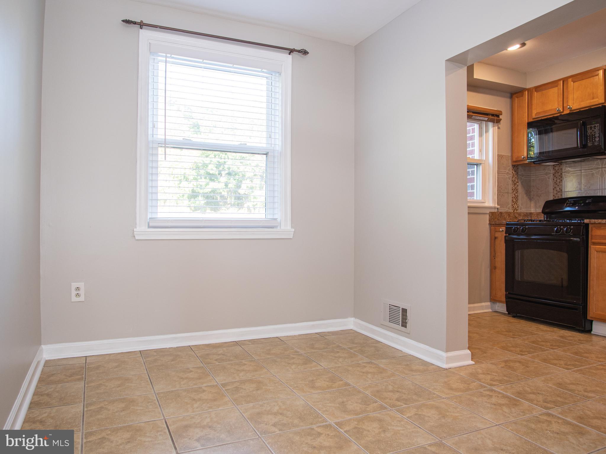4874 Greencrest Road Baltimore, MD 21206 - Photo 8 of 23 Dining Room