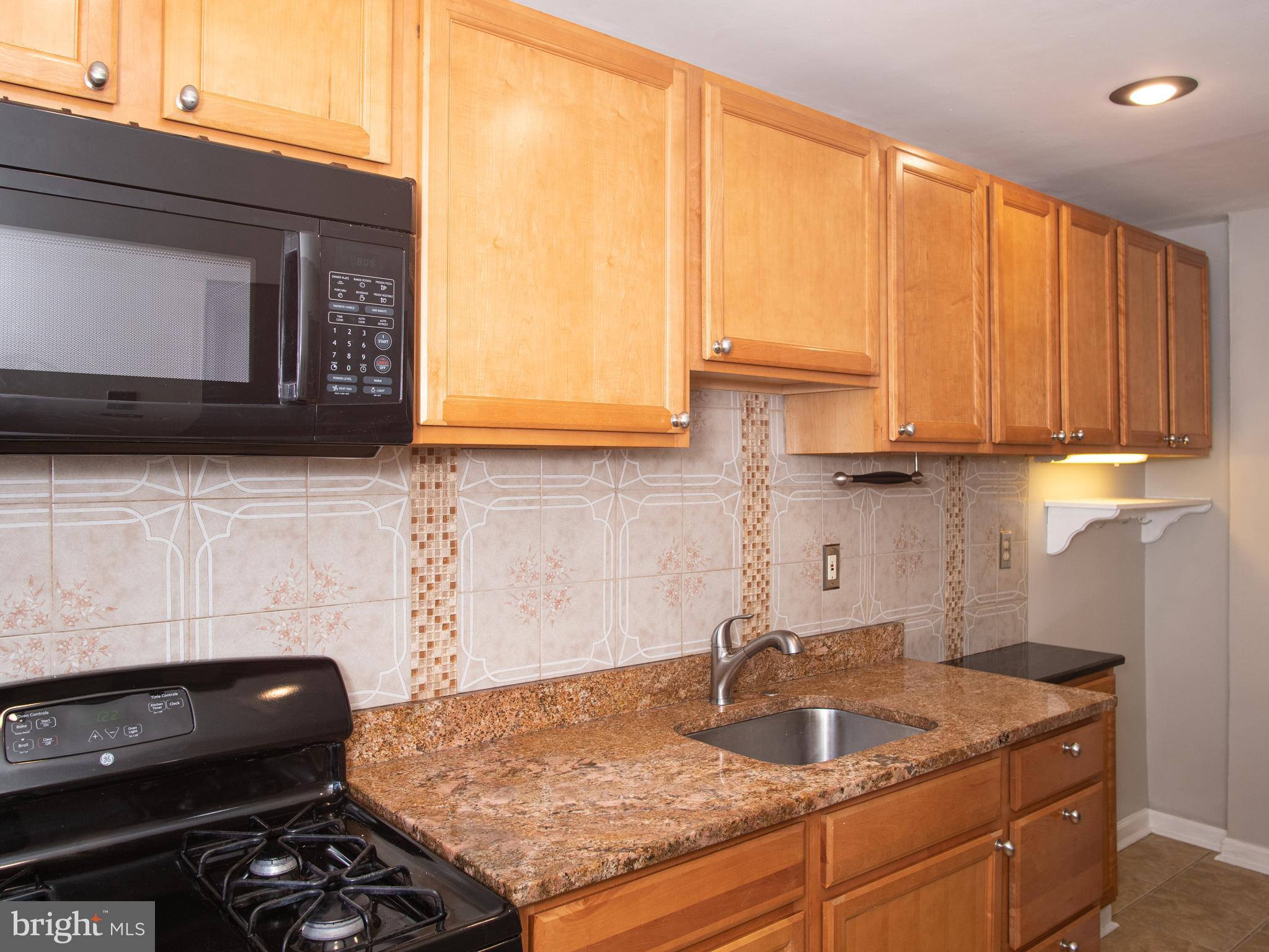 4874 Greencrest Road Baltimore, MD 21206 - Photo 10 of 23 Kitchen