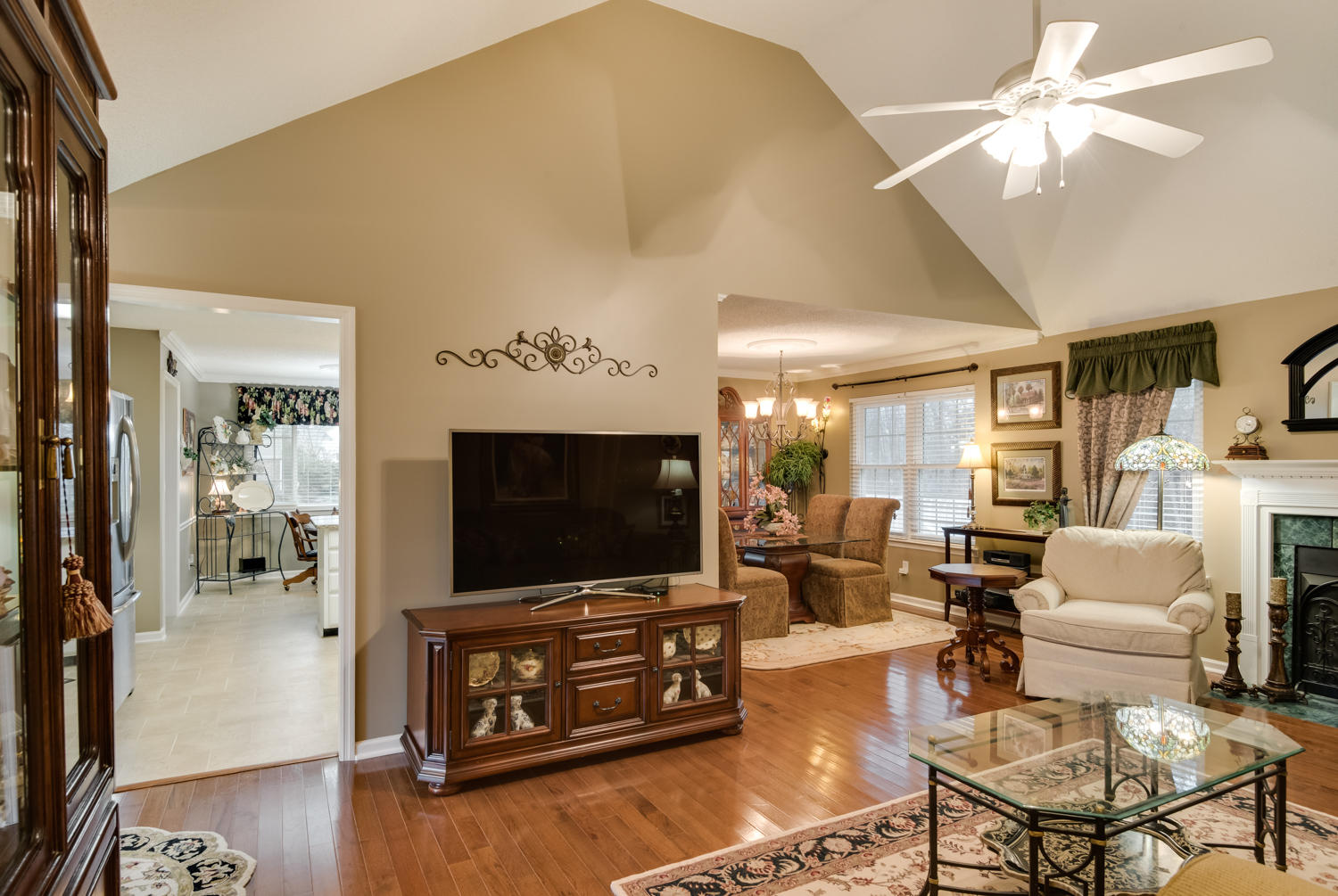 6529 Rolling River Road Harrison, TN 37341 - Photo 14 of 31 Great Room