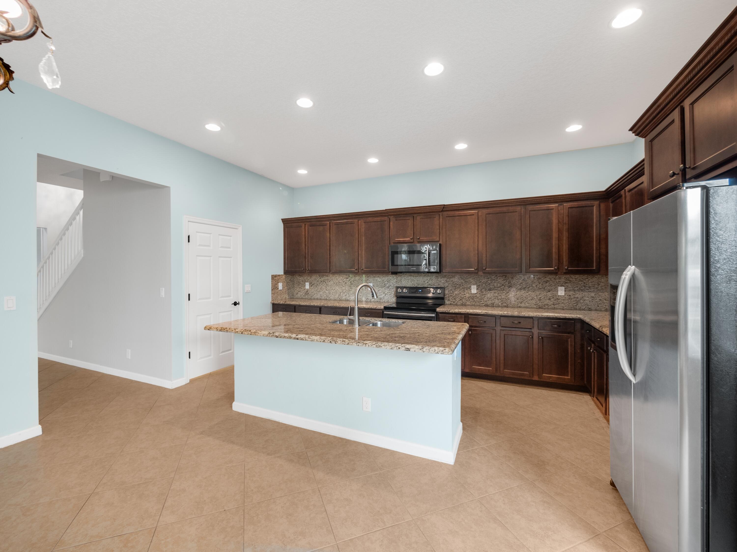 11423 Southwest Fieldstone Way Port St. Lucie, FL 34987 - Photo 9 of 31 006