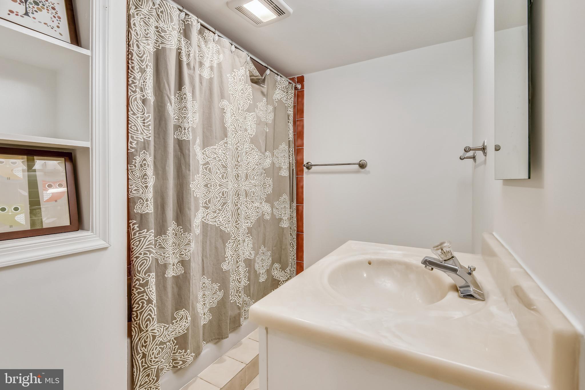 2006 Roundhouse Road Vienna, VA 22181 - Photo 33 of 47 Lower level full bath