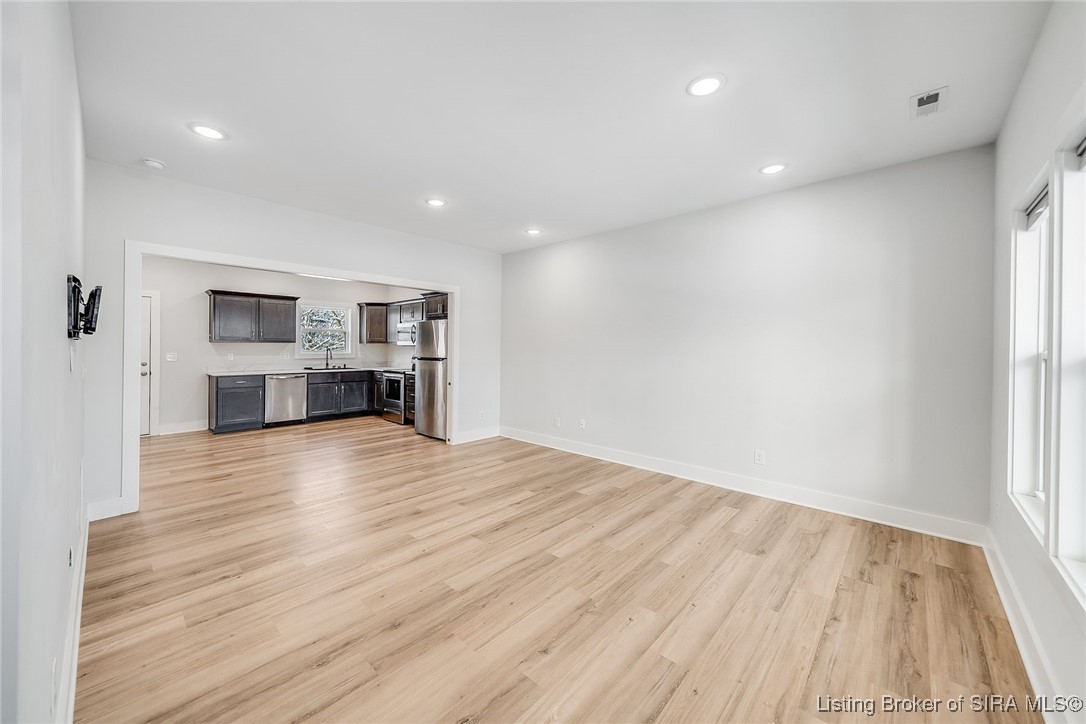 904 Assembly Road Jeffersonville, IN 47130 - Photo 5 of 50