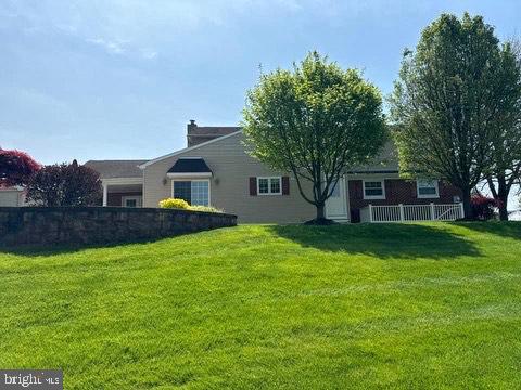 2174 Winthrop Road Huntingdon Valley, PA 19006 - Photo 3 of 3
