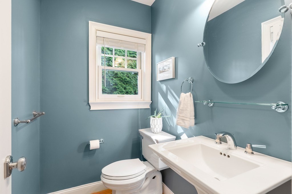 8 Arapahoe Road Newton, MA 02465 - Photo 11 of 26