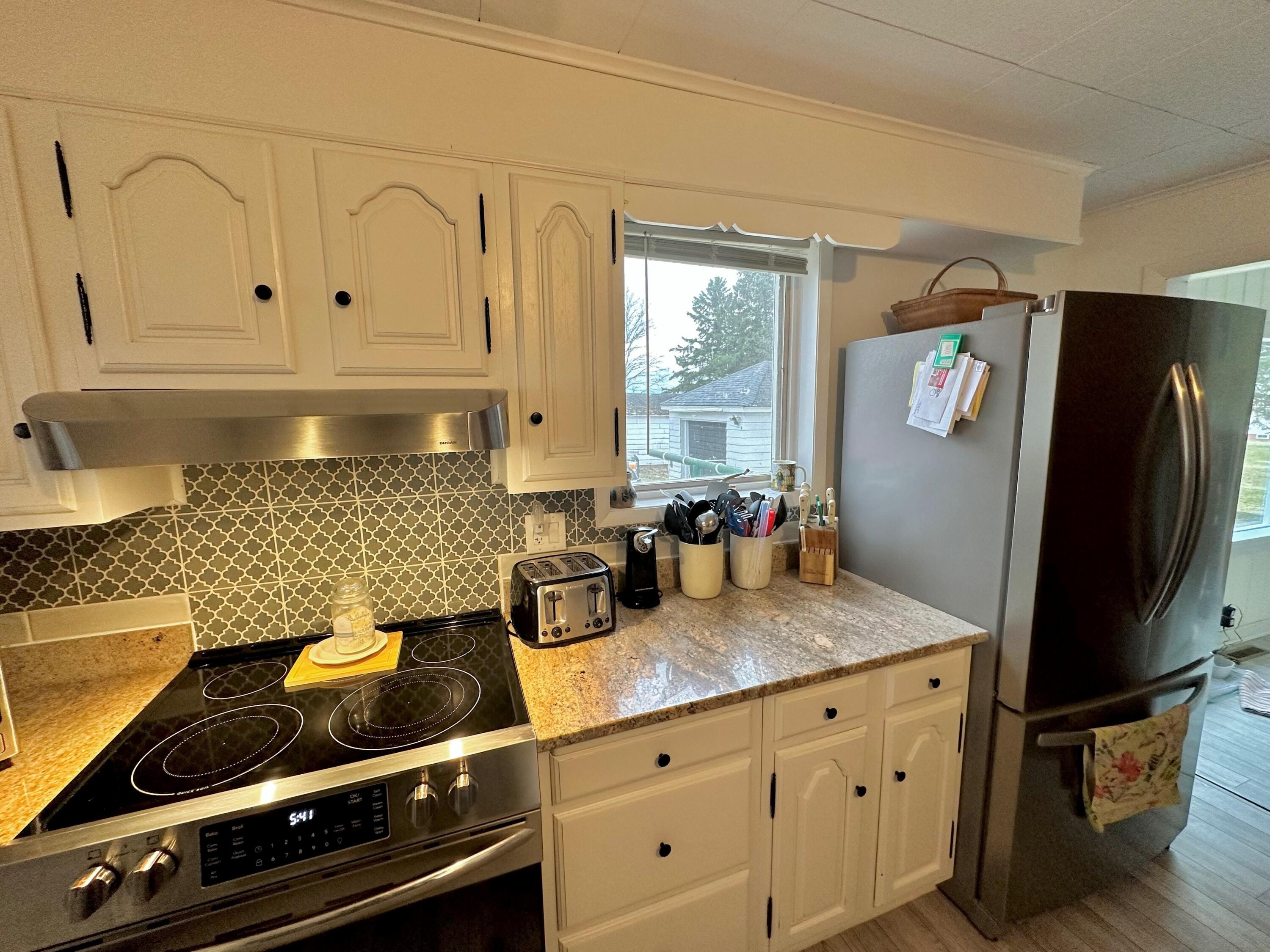 1574 Main Street Mapleton, ME 04757 - Photo 10 of 46 Kitchen