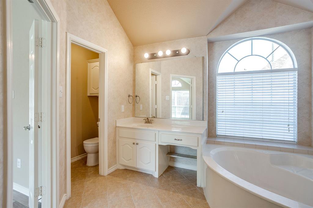 8205 Painted Tree Trail Fort Worth, TX 76131 - Photo 10 of 17