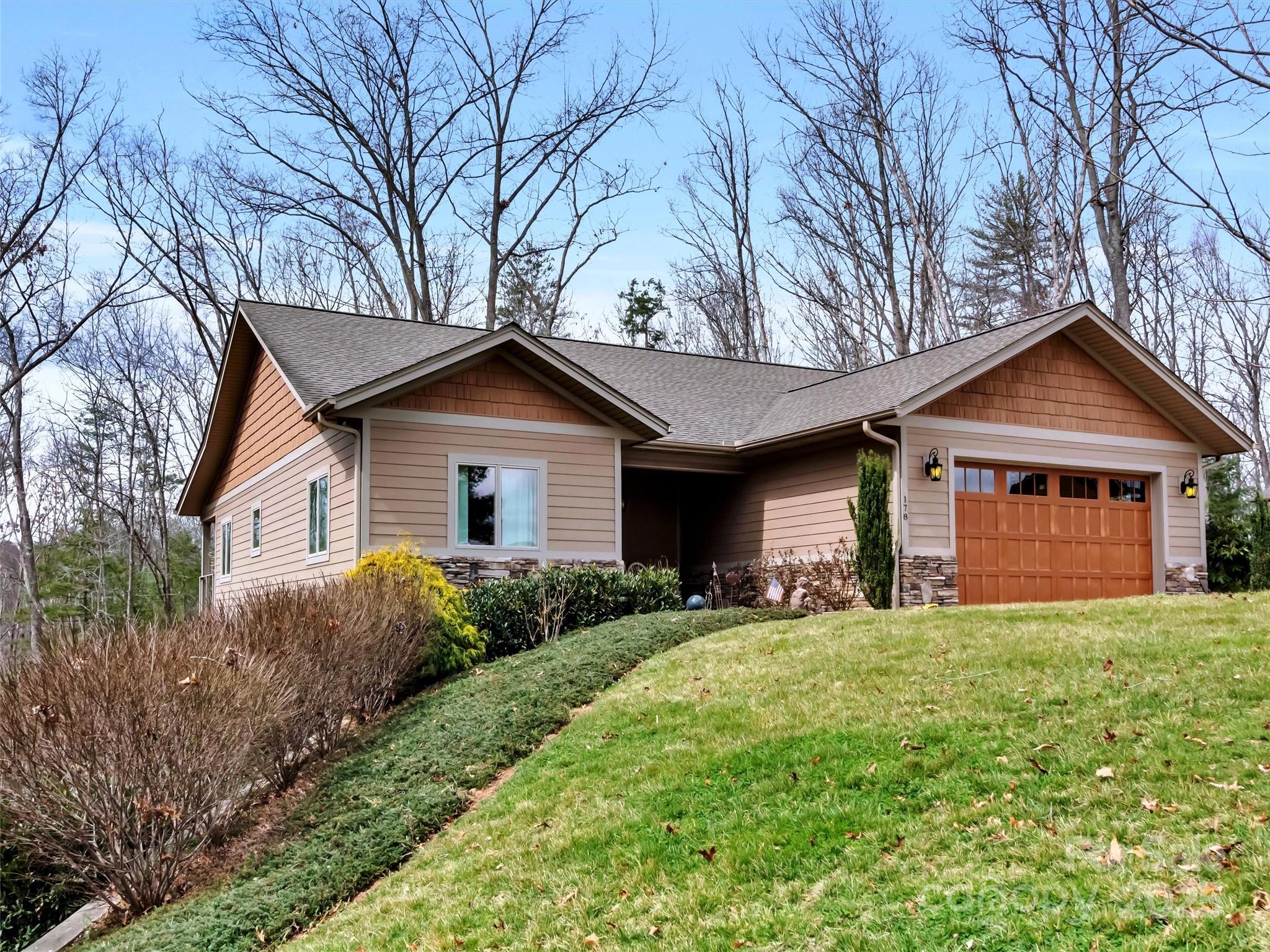 178 Sapphire Place Clyde, NC 28721 - Photo 5 of 48