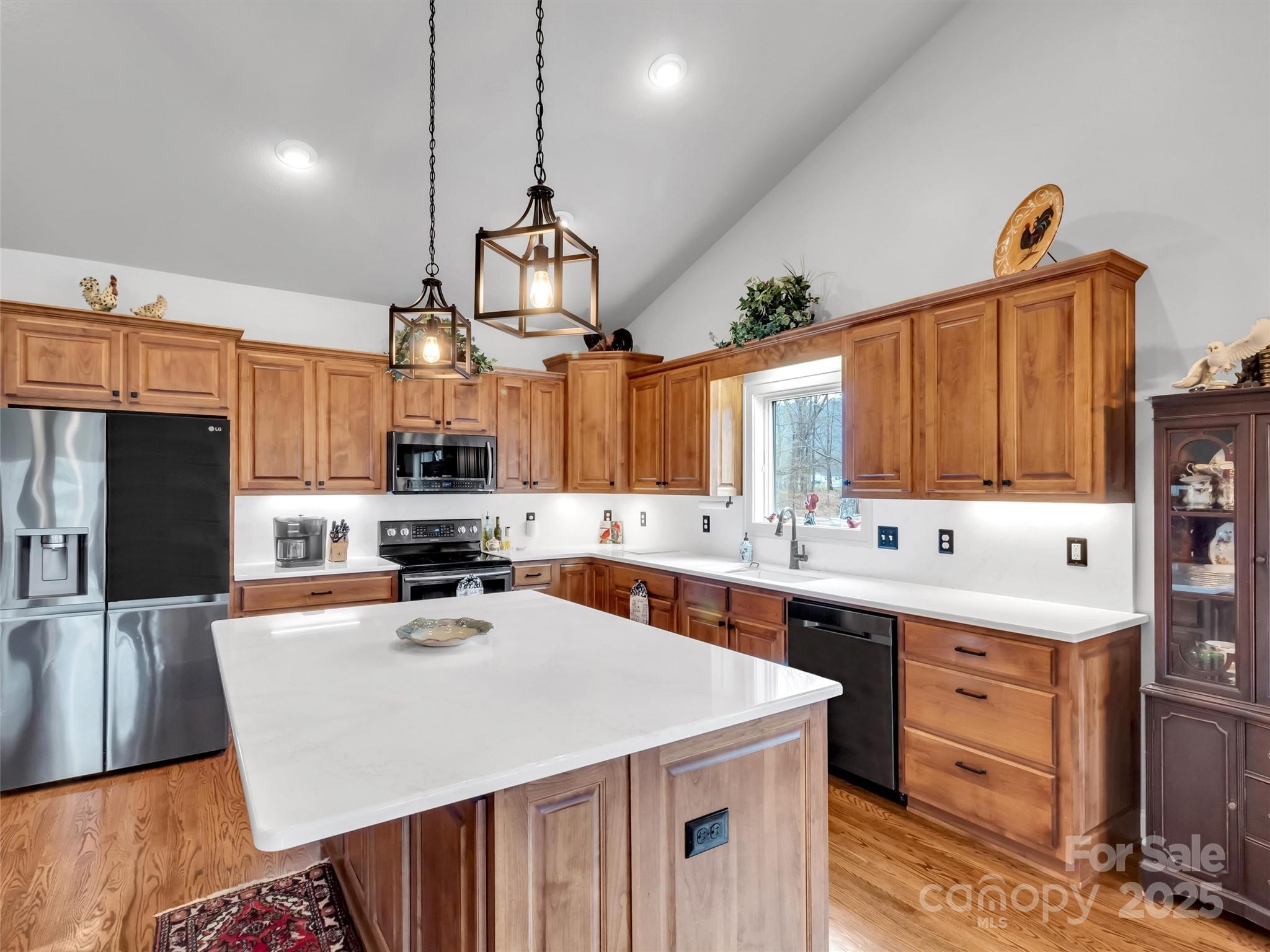 178 Sapphire Place Clyde, NC 28721 - Photo 9 of 48