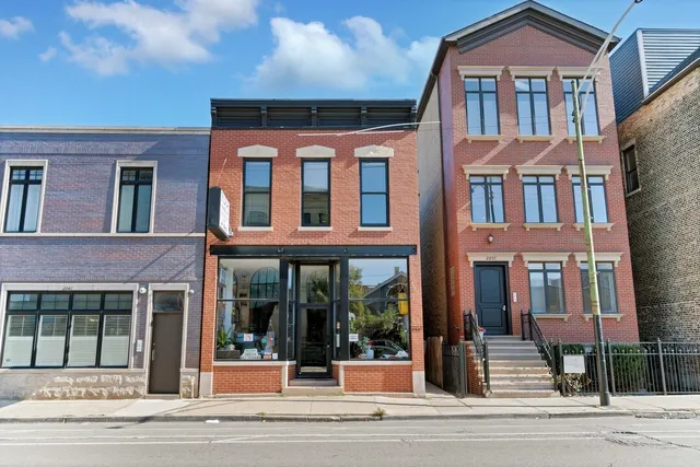 $3,995 | 2239 North Clybourn Avenue, Unit 2, Chicago, IL 60614