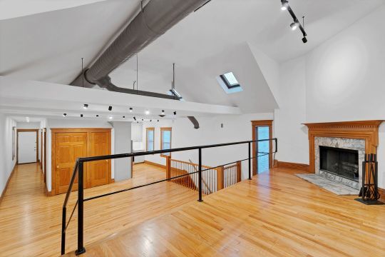 2239 North Clybourn Avenue, Unit 2 Chicago, IL 60614 - Photo 3 of 15