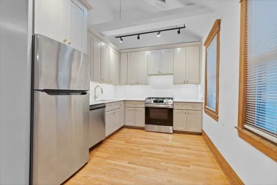 $3,995 | 2239 North Clybourn Avenue, Unit 2, Chicago, IL 60614