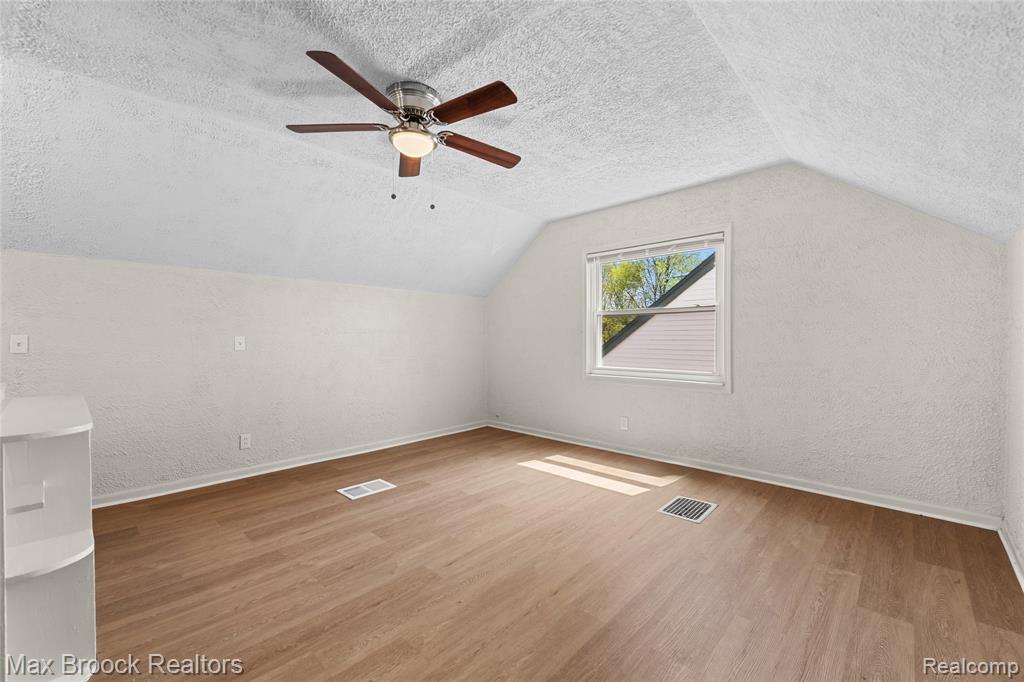 3012 Greenfield Road Berkley, MI 48072 - Photo 8 of 19