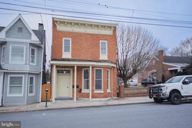 $1,100 | 203 West John Street, Unit 1, Martinsburg, WV 25401