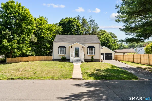$599,000 | 110 Minturn Road, Bridgeport, CT 06606