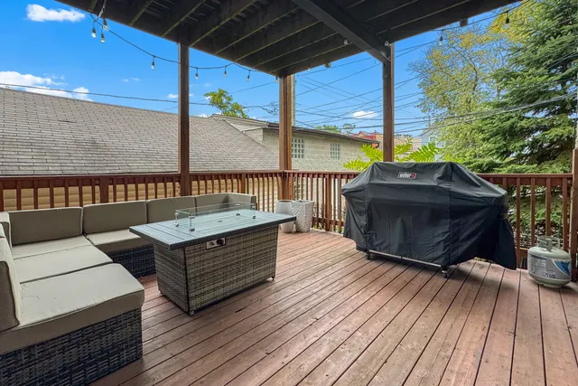 $675,000 | 2106 West Erie Street, Unit 1E, Chicago, IL 60612