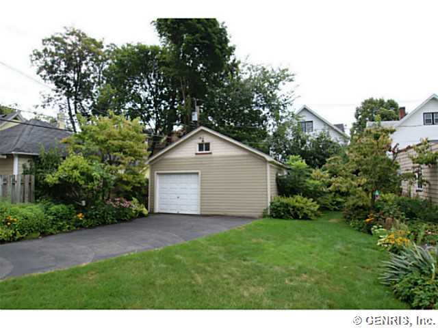 27 Winston Place Rochester, NY 14607 - Photo 3 of 13 Backyard