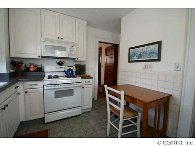 27 Winston Place Rochester, NY 14607 - Photo 7 of 13 Kitchen