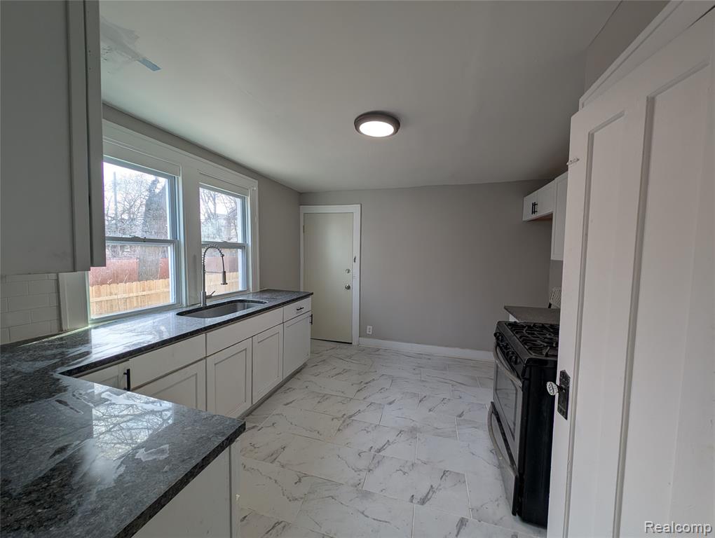 369 Newport Street Detroit, MI 48215 - Photo 16 of 32