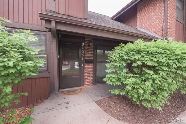 $100,000 | 4357 Tavistock Circle, St. Louis, MO 63129