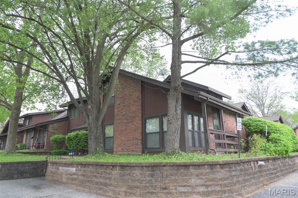 4357 Tavistock Circle St. Louis, MO 63129 - Photo 5 of 6