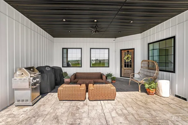 $1,200,000 | 2235 East 3100 South, Wendell, ID 83355