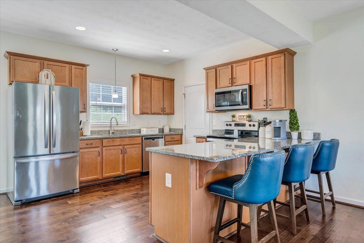 424 Cambridge Ct Road Vinton, VA 24179 - Photo 12 of 46 12-MIB08383