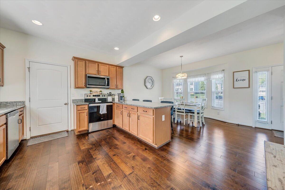 424 Cambridge Ct Road Vinton, VA 24179 - Photo 15 of 46 15-MIB08395