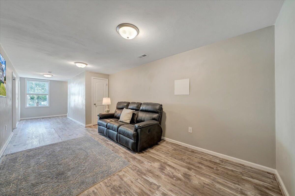 424 Cambridge Ct Road Vinton, VA 24179 - Photo 31 of 46 31-MIB08332