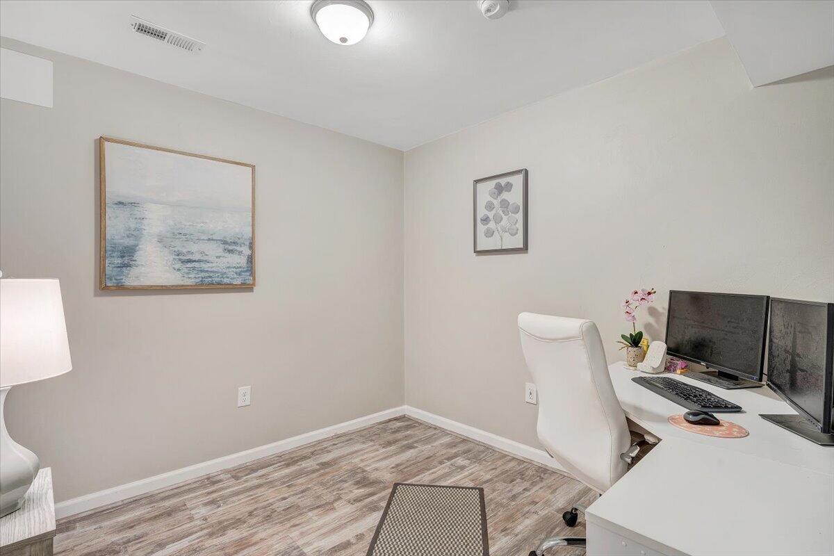 424 Cambridge Ct Road Vinton, VA 24179 - Photo 32 of 46 32-MIB08335